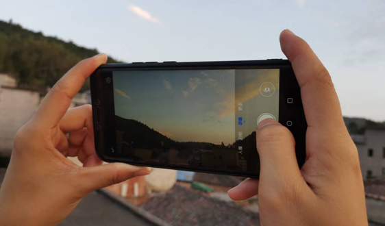 早报|荣耀明年将推出机器人手机；极飞发布新一代智慧农业机器人