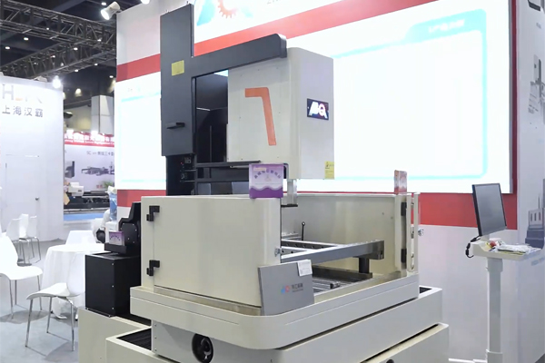 從春晚“空翻”到車間“干活”：人形機器人爆發前夕，機床行業如何牽手未來智造