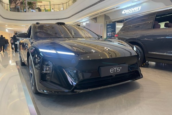 車輪之后，鐵人出征：他們集體“下海”機器人